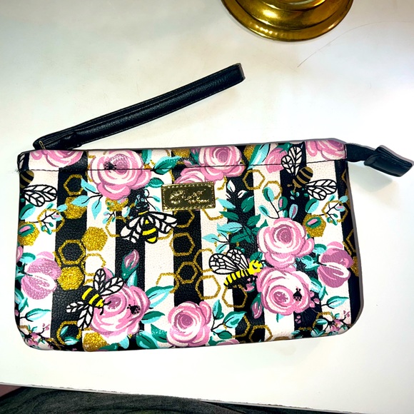 Betsey Johnson wristlet - Picture 1 of 6
